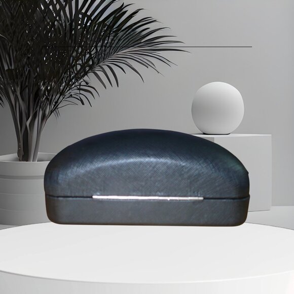 Salvatore Ferragamo Designer Sunglass Case Set | Pouch & Lens Cloth | Black|LN - Picture 4 of 4